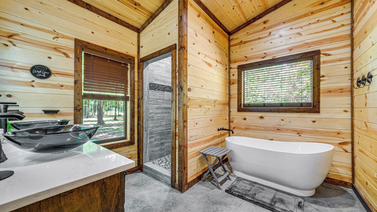 Photo of Bathroom in Broken Bow