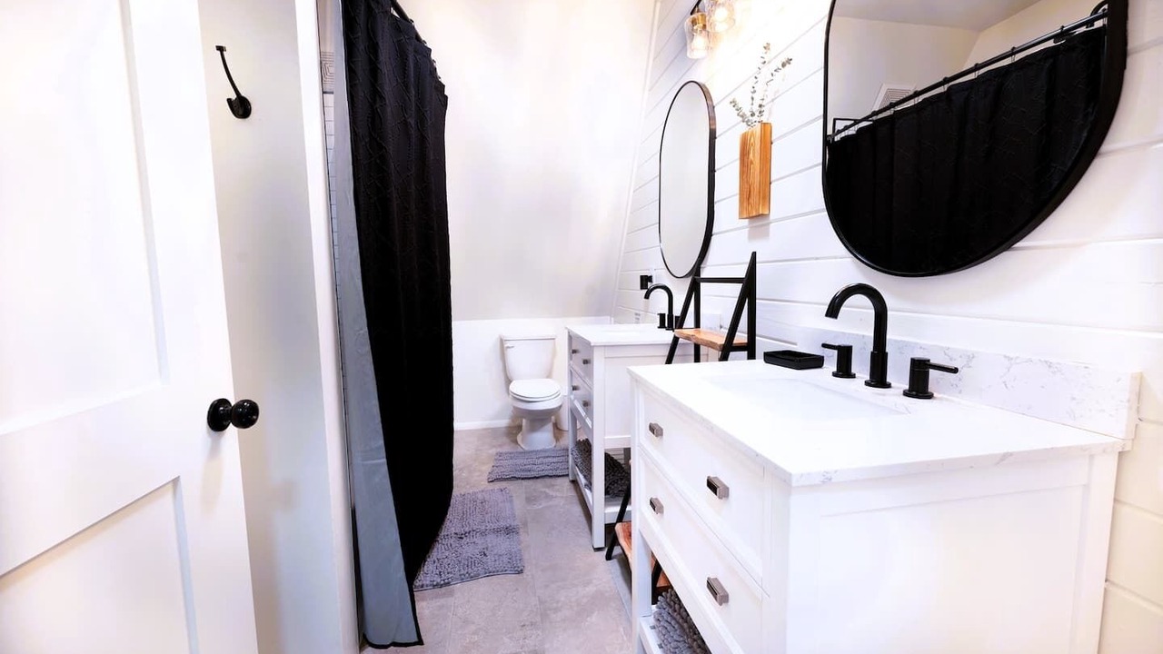 Photo of Others in Rosa