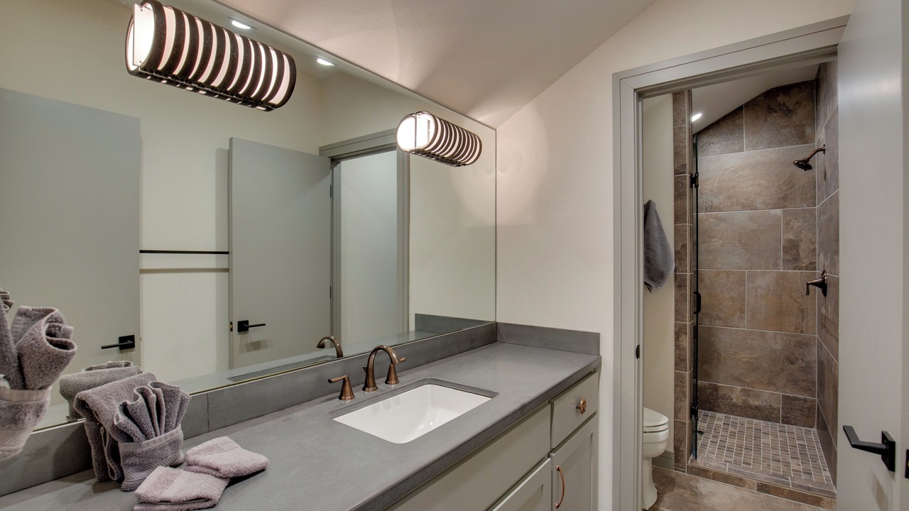 Photo of Bathroom in Elmo