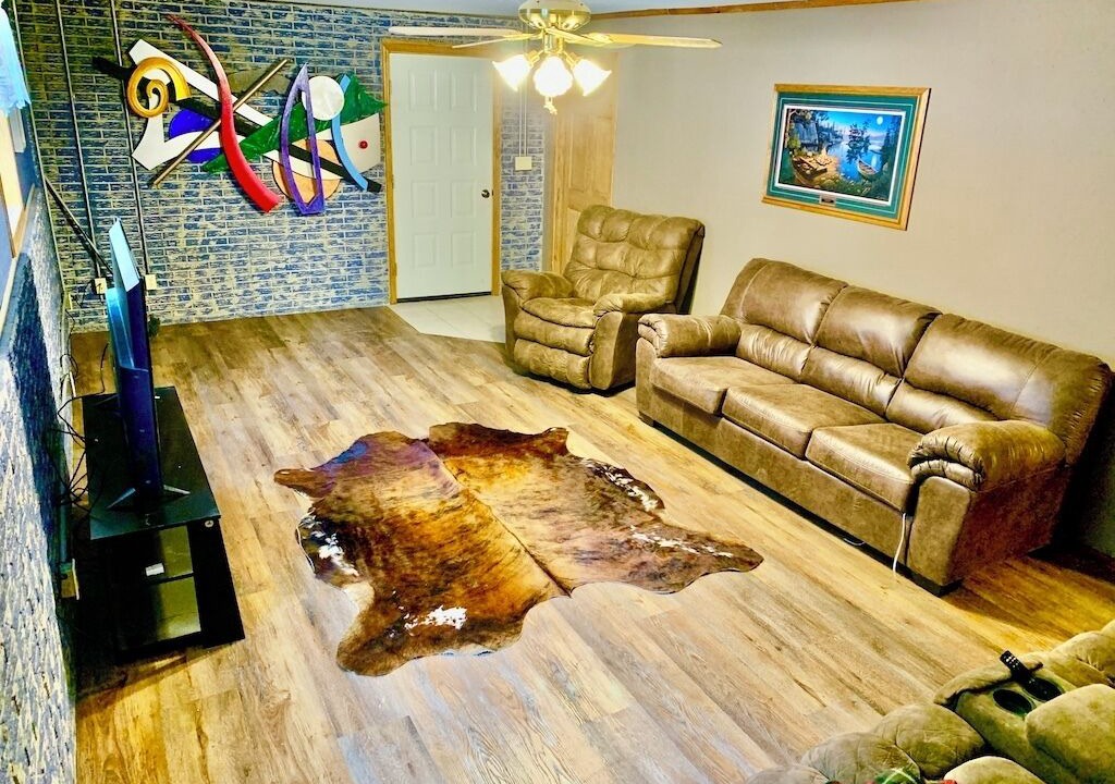 Photo of Livingroom in Lansing