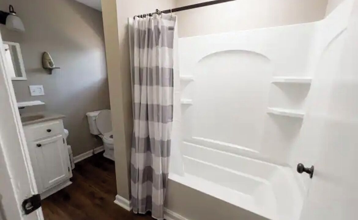 Photo of Bathroom in Scottsboro
