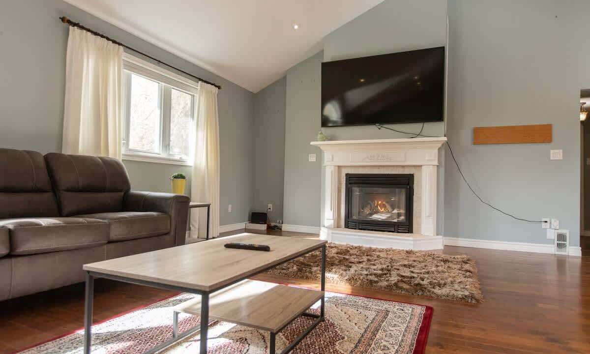 Photo of Livingroom in Barrie