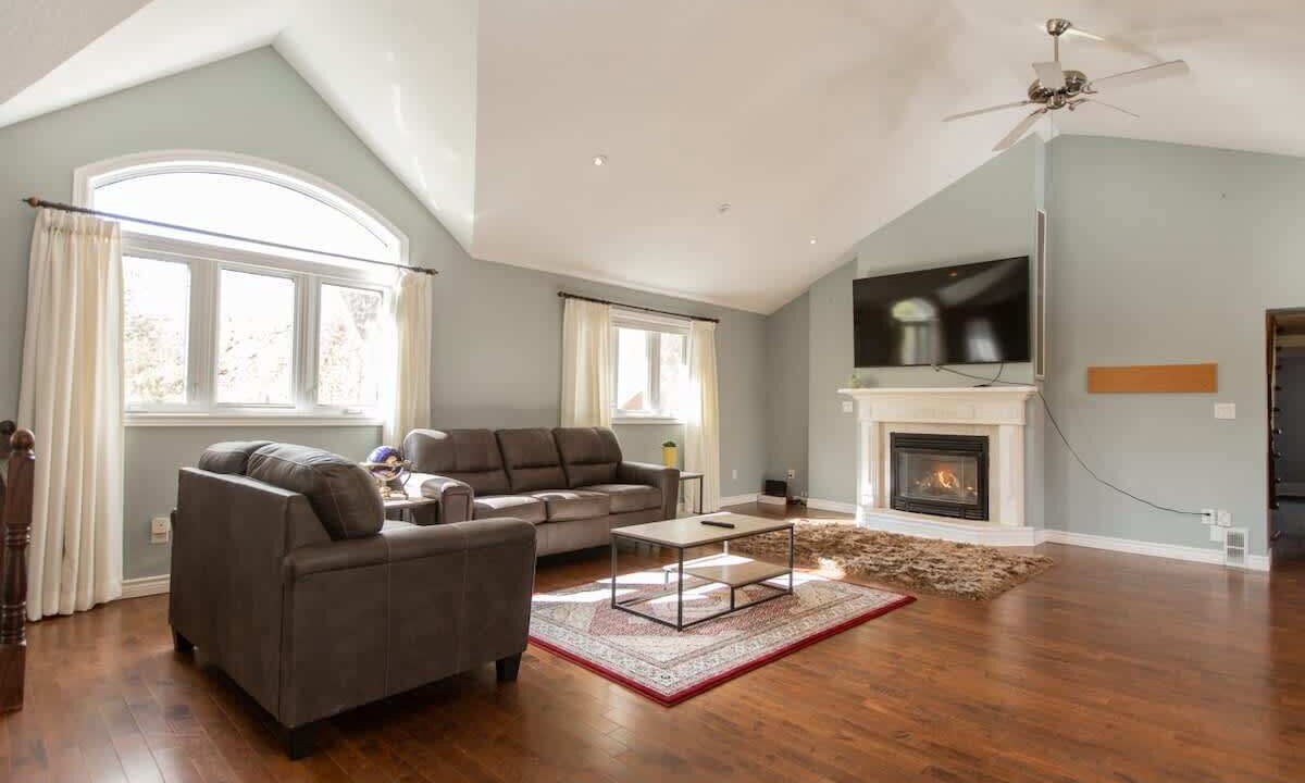 Photo of Livingroom in Barrie