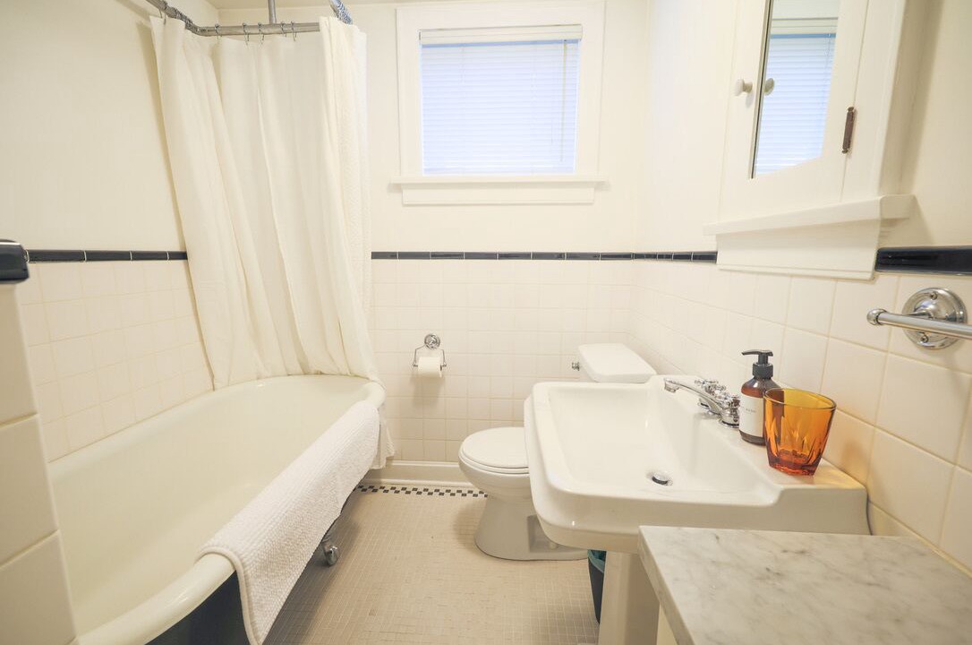 Photo of Bathroom in Mount Royal