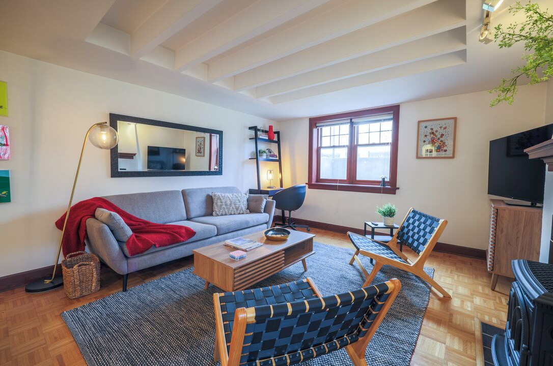 Photo of Livingroom in Mount Royal