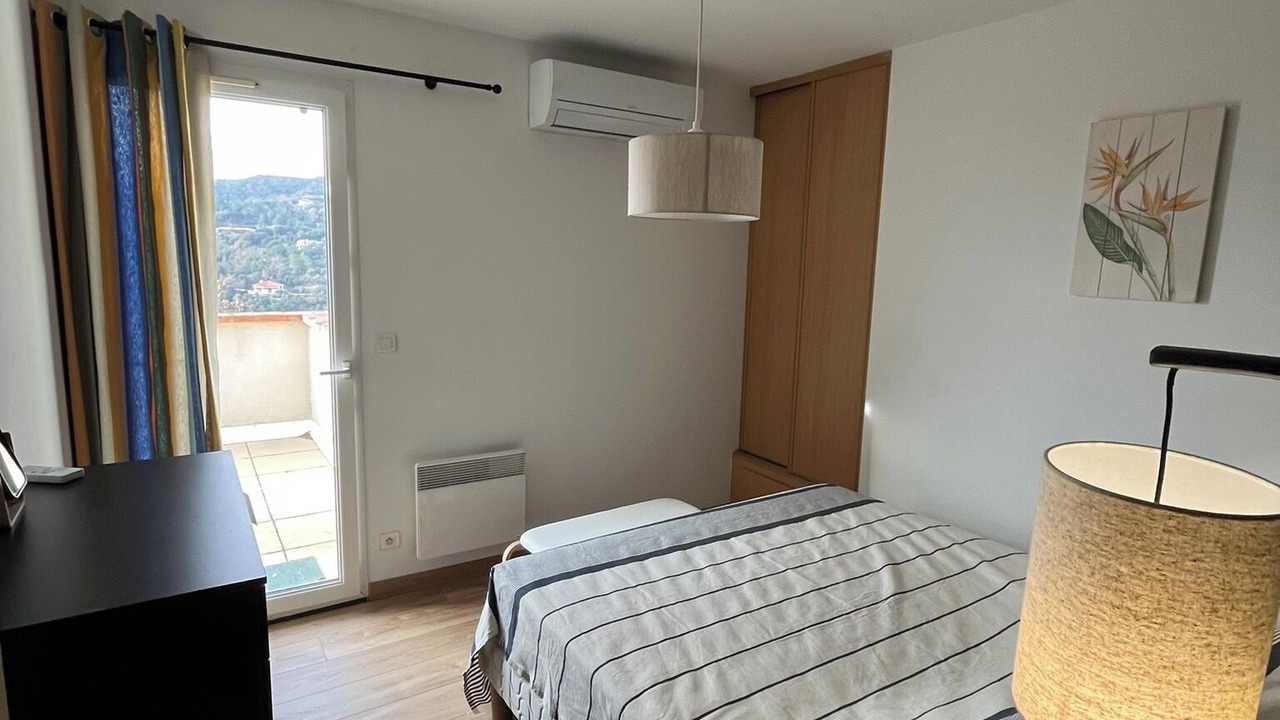Photo of Bedroom in Oms