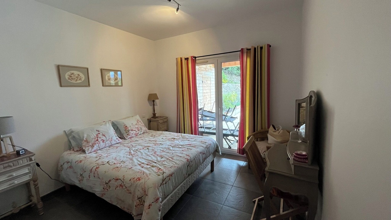 Photo of Bedroom in Oms