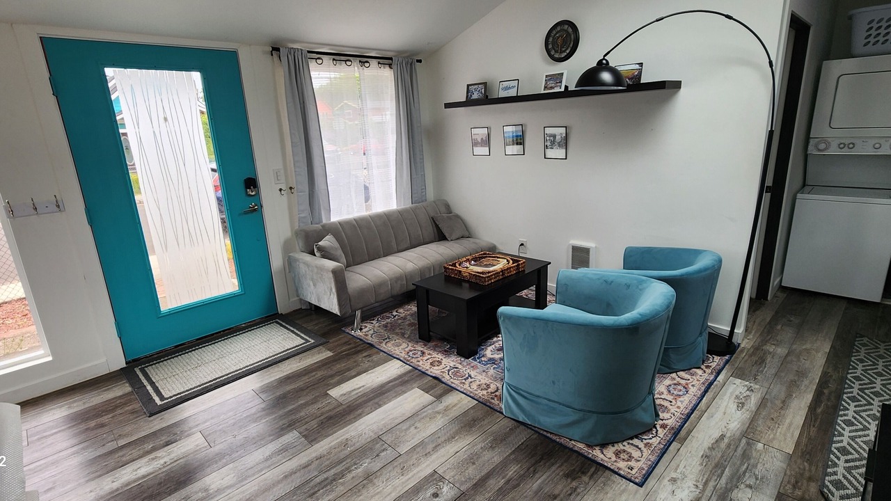 Photo of Livingroom in Hillsboro