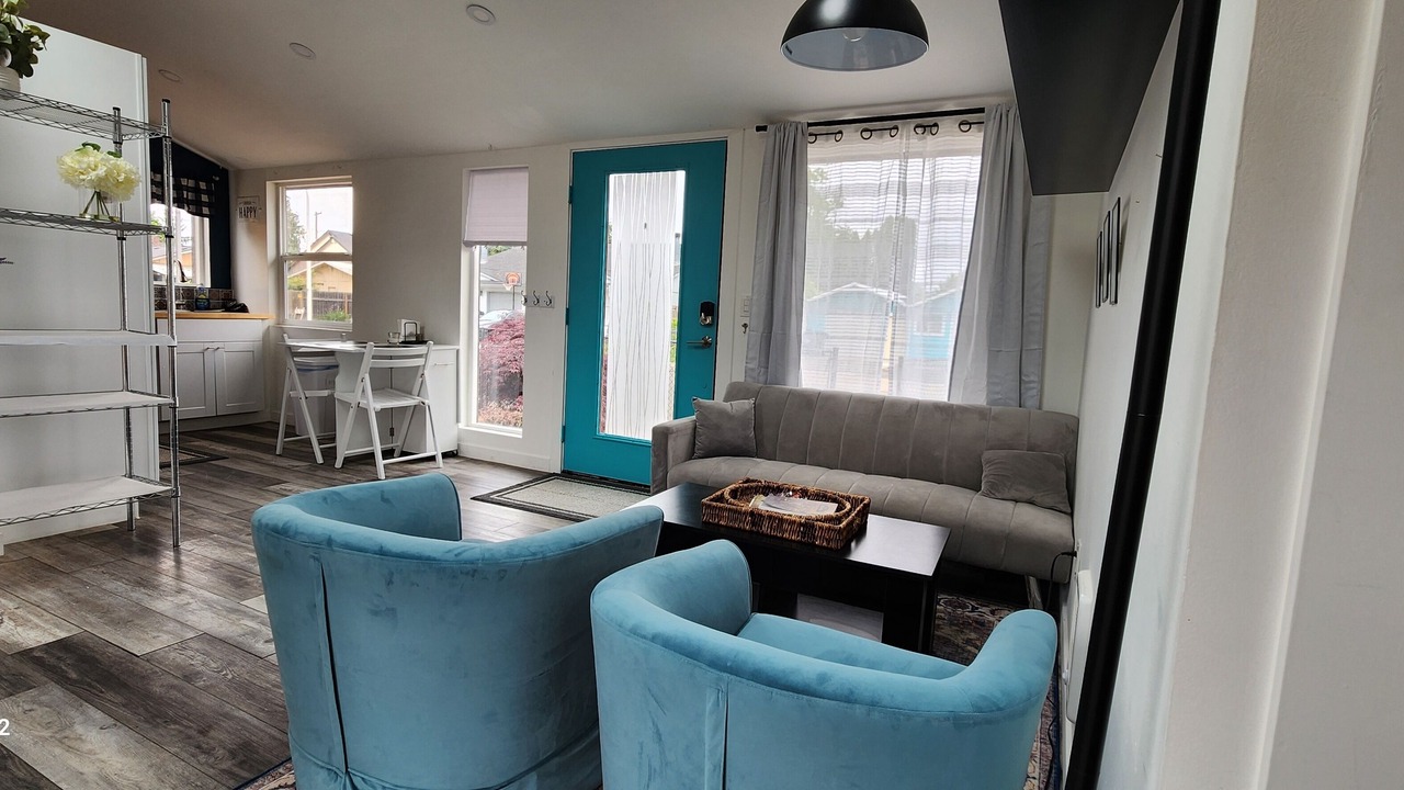 Photo of Livingroom in Hillsboro