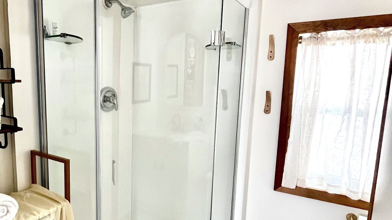 Photo of Bathroom in Valley Hi