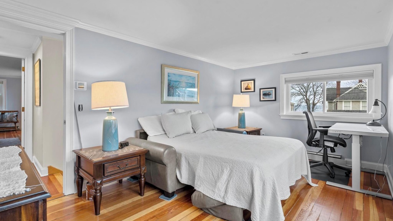 Photo of Bedroom in Westbrook Center