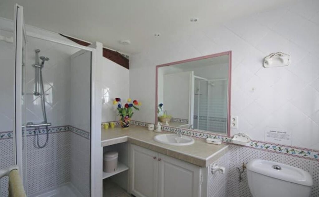 Photo of Bathroom in Malaucene