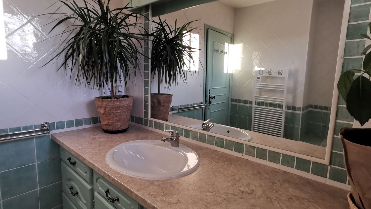 Photo of Bathroom in Malaucene