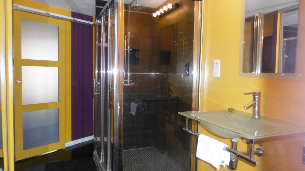Photo of Bathroom in Sarrant