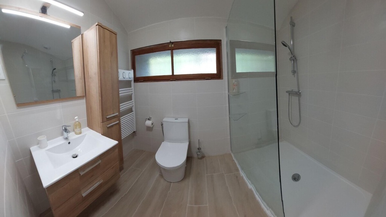 Photo of Bathroom in Monties