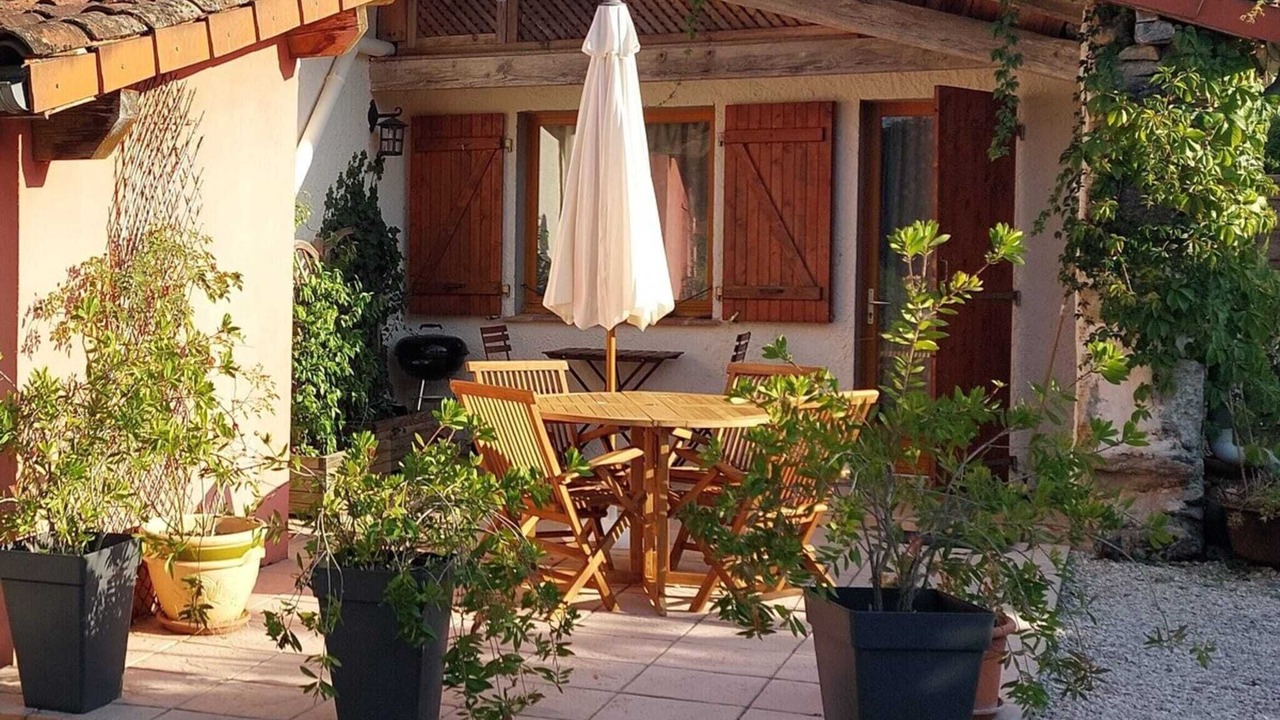 Photo of Outdoor in Monties