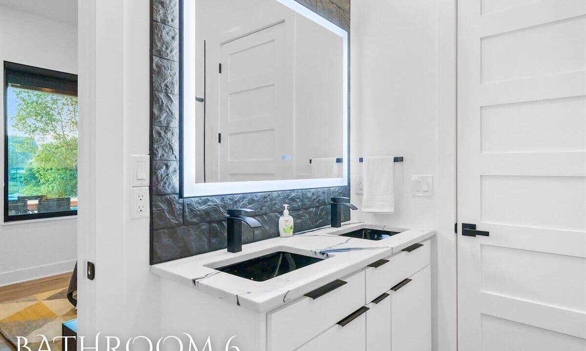 Photo of Bathroom in Mid America