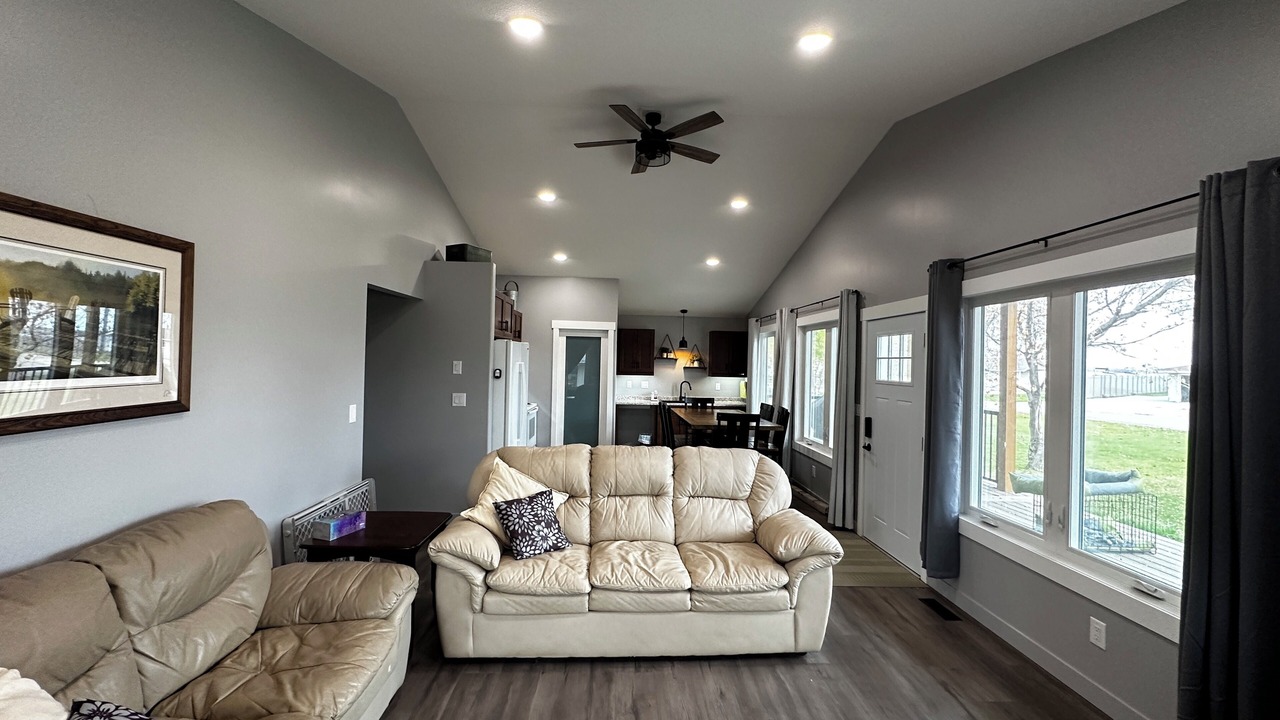 Photo of Livingroom in Island View