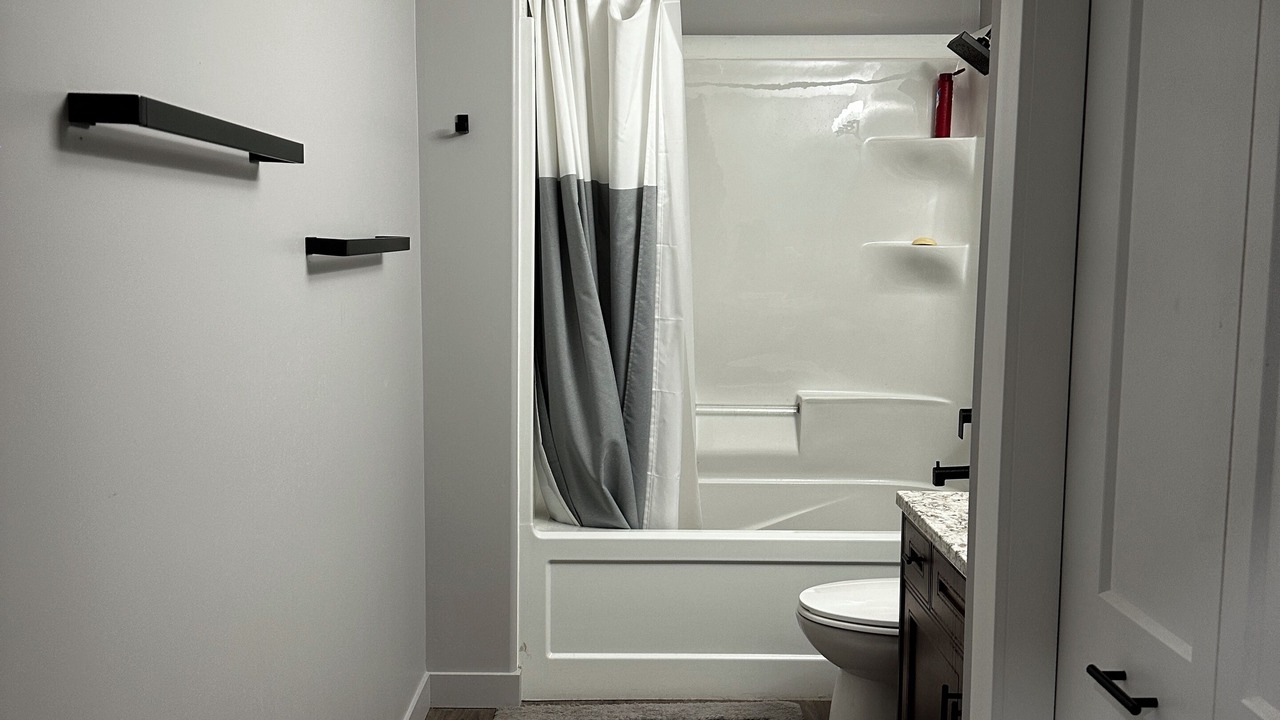 Photo of Bathroom in Island View
