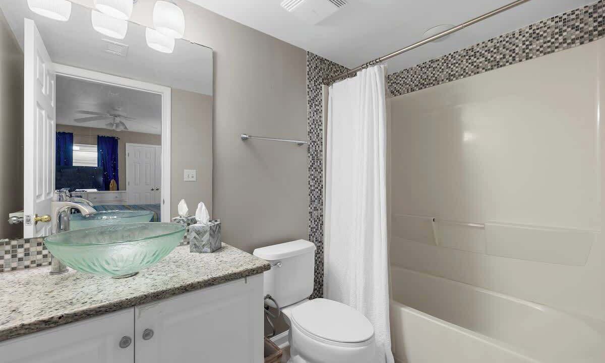 Photo of Bathroom in Ocean Drive