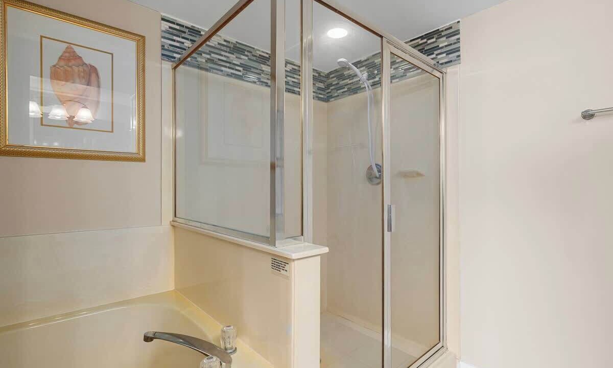 Photo of Bathroom in Ocean Drive