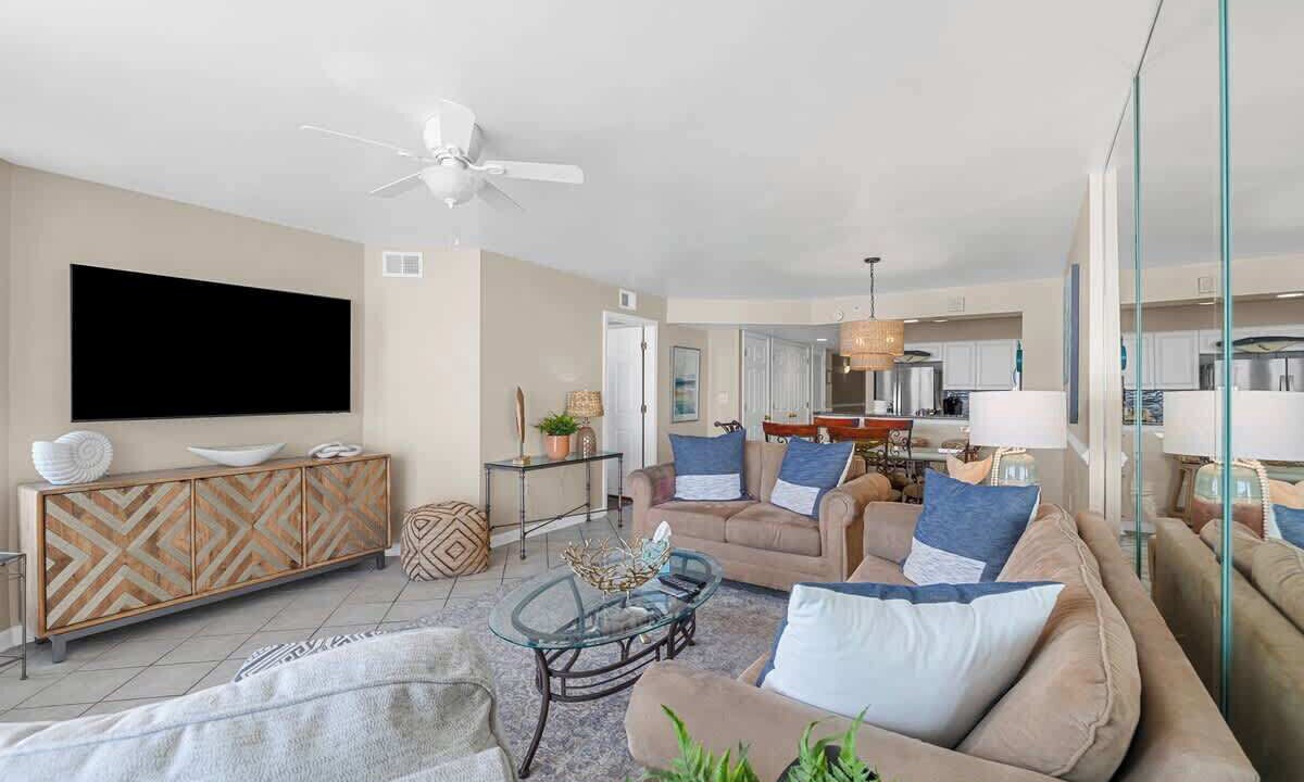 Photo of Livingroom in Ocean Drive