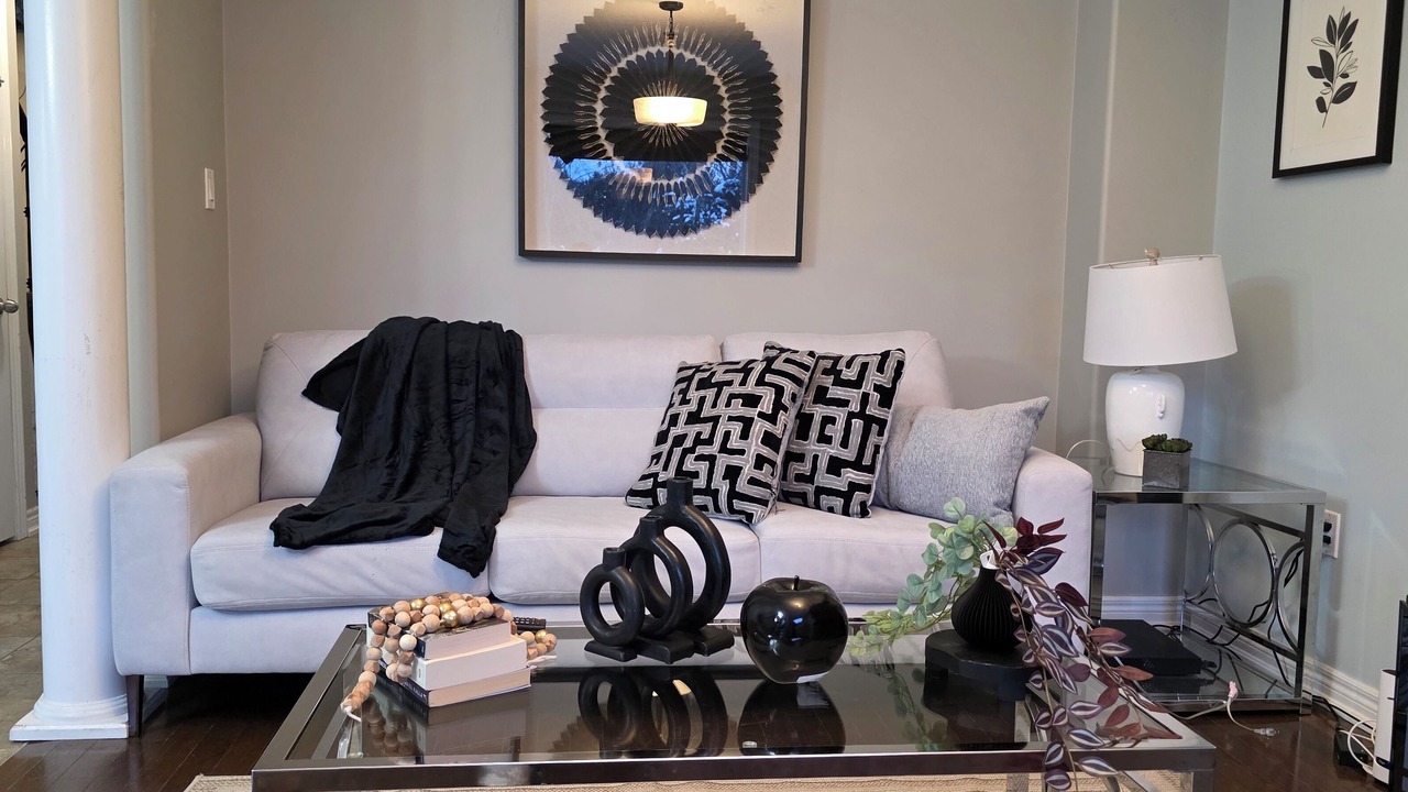 Photo of Livingroom in Lindsay