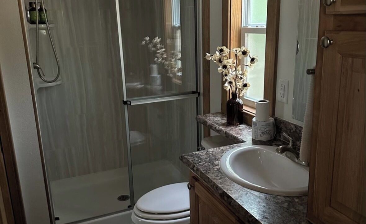 Photo of Bathroom in Pottsboro
