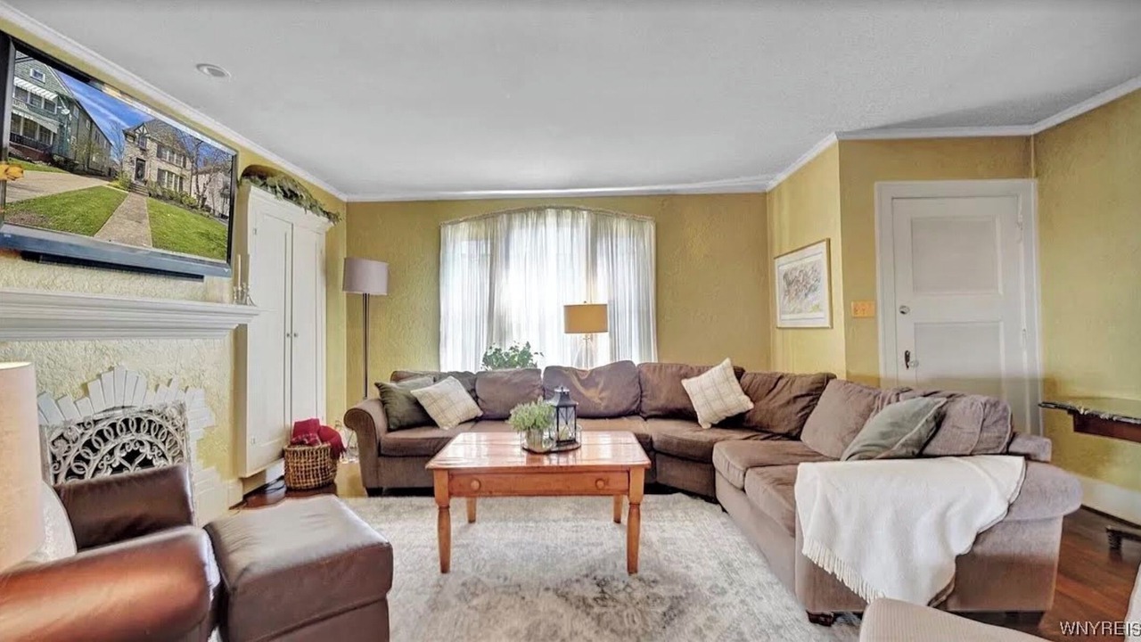 Photo of Livingroom in North Buffalo