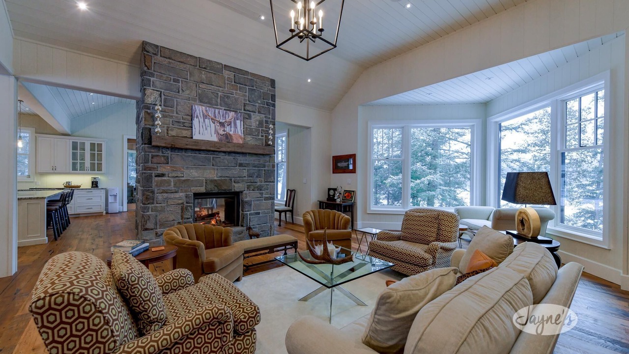 Photo of Livingroom in Muskoka Lakes