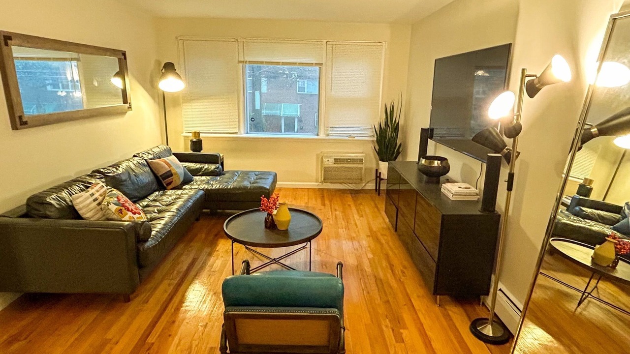 Photo of Livingroom in Canarsie