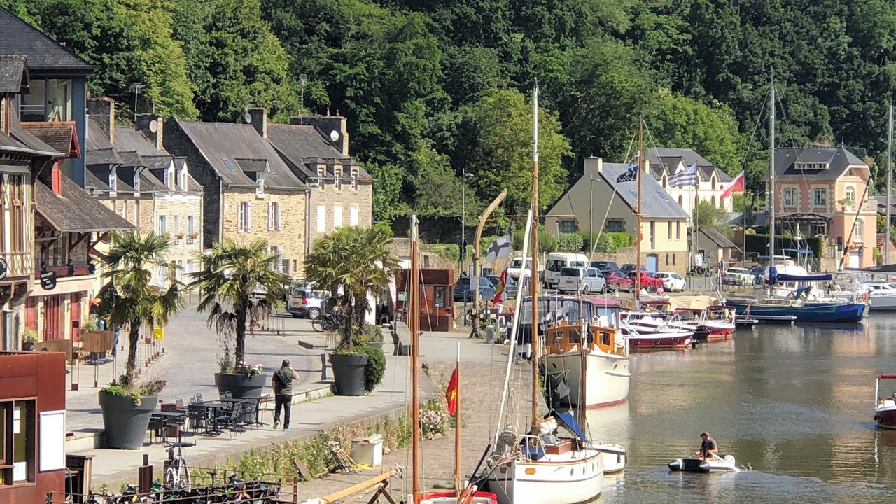 Photo of Others in Saint-Carne