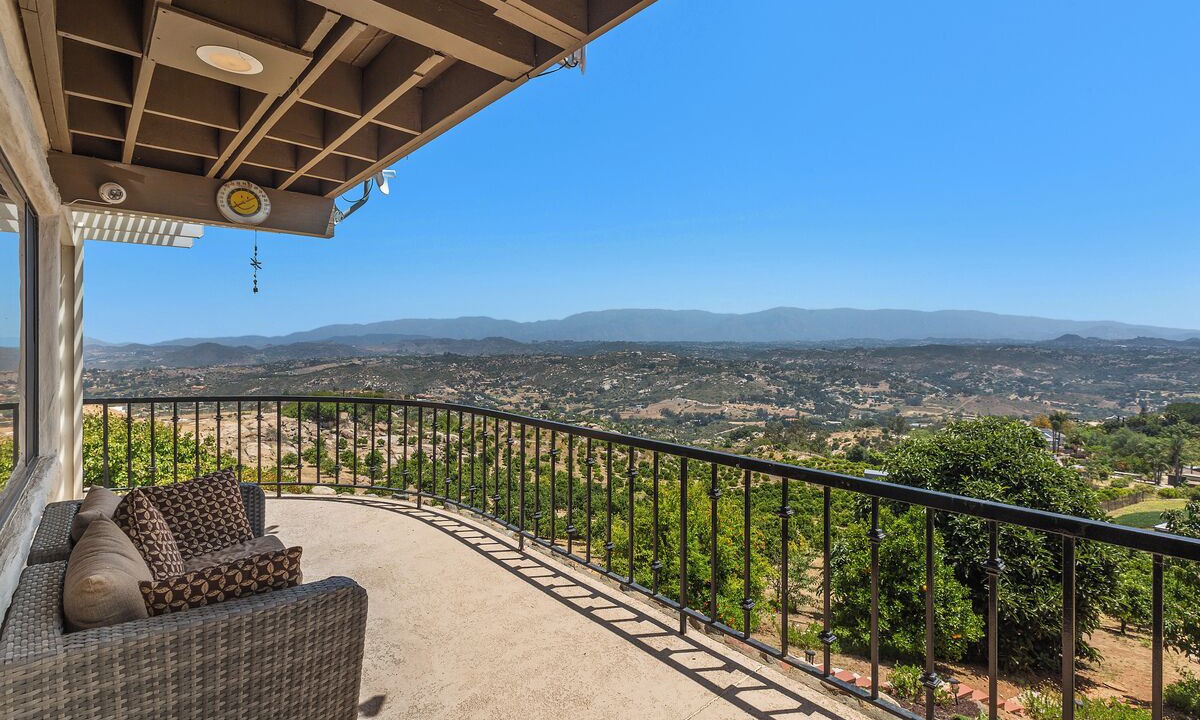 Photo of Patio Balcony in Valley Center