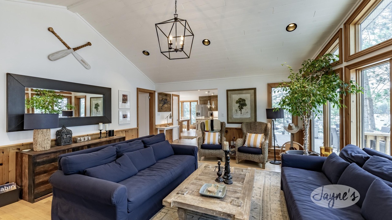 Photo of Livingroom in Algonquin Highlands
