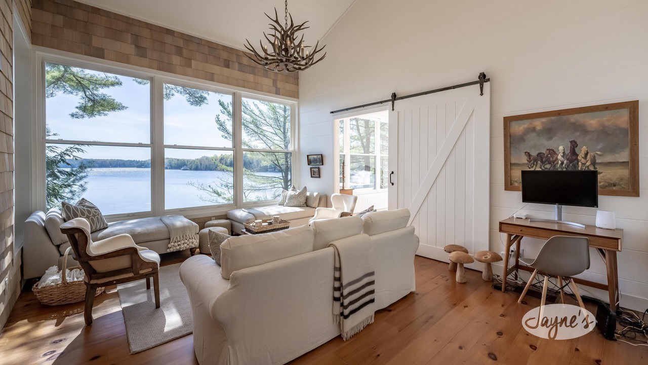 Photo of Bedroom in Muskoka Lakes