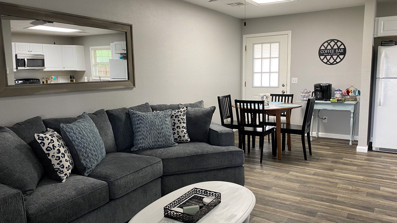 Photo of Livingroom in Harrison