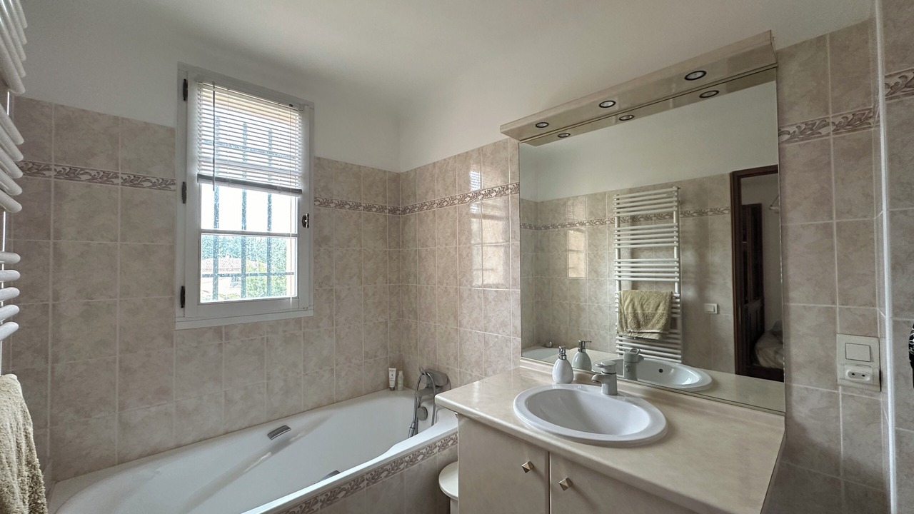 Photo of Bathroom in Oraison
