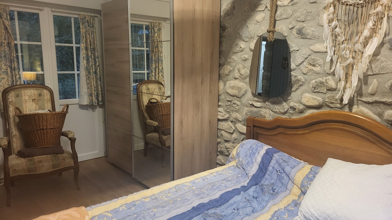 Photo of Bedroom in Louvie Juzon