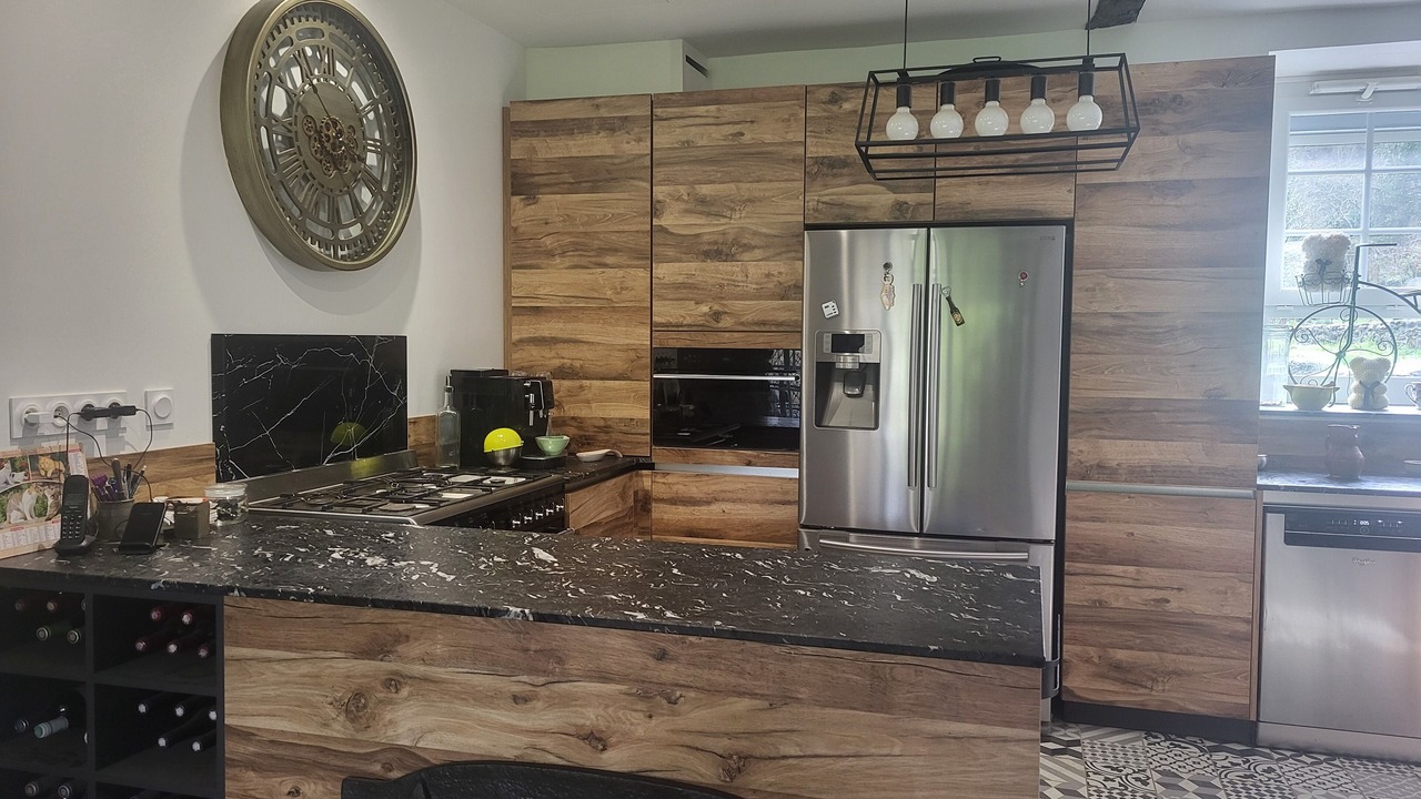 Photo of Kitchen in Louvie Juzon