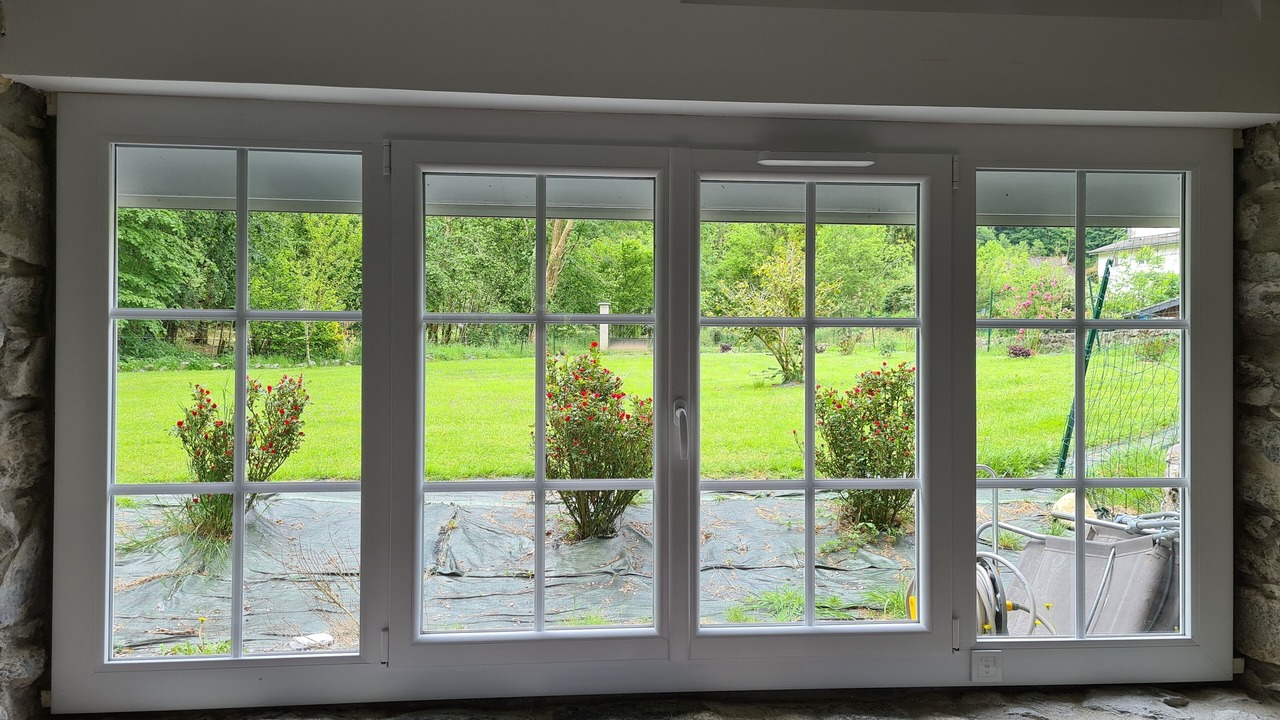 Photo of Others in Louvie Juzon