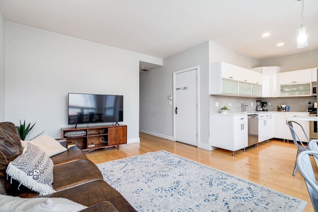 Photo of Livingroom in River North