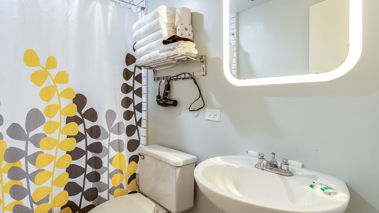 Photo of Bathroom in River North