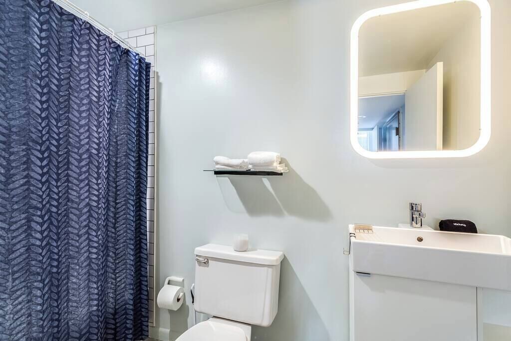 Photo of Bathroom in River North