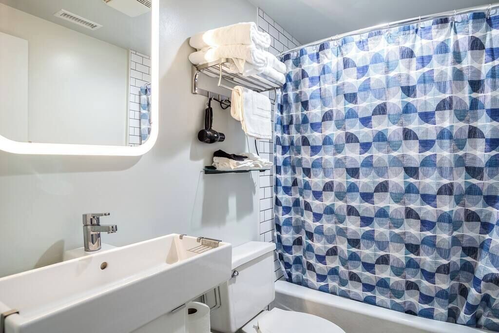 Photo of Bathroom in River North