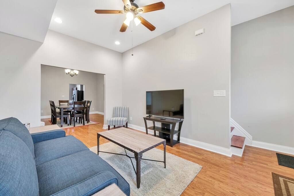 Photo of Livingroom in St. Louis