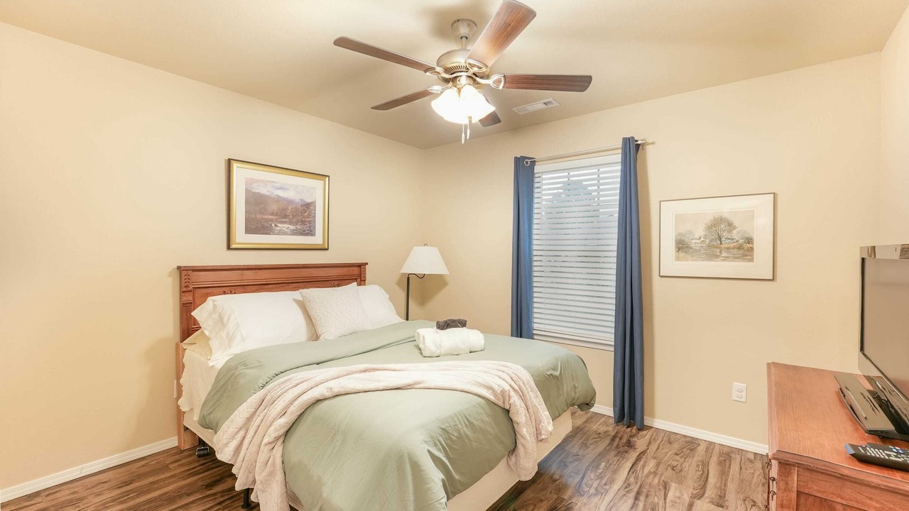 Photo of Bedroom in Gentry