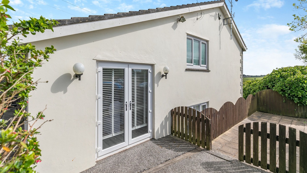 Photo of Outdoor in Mabe