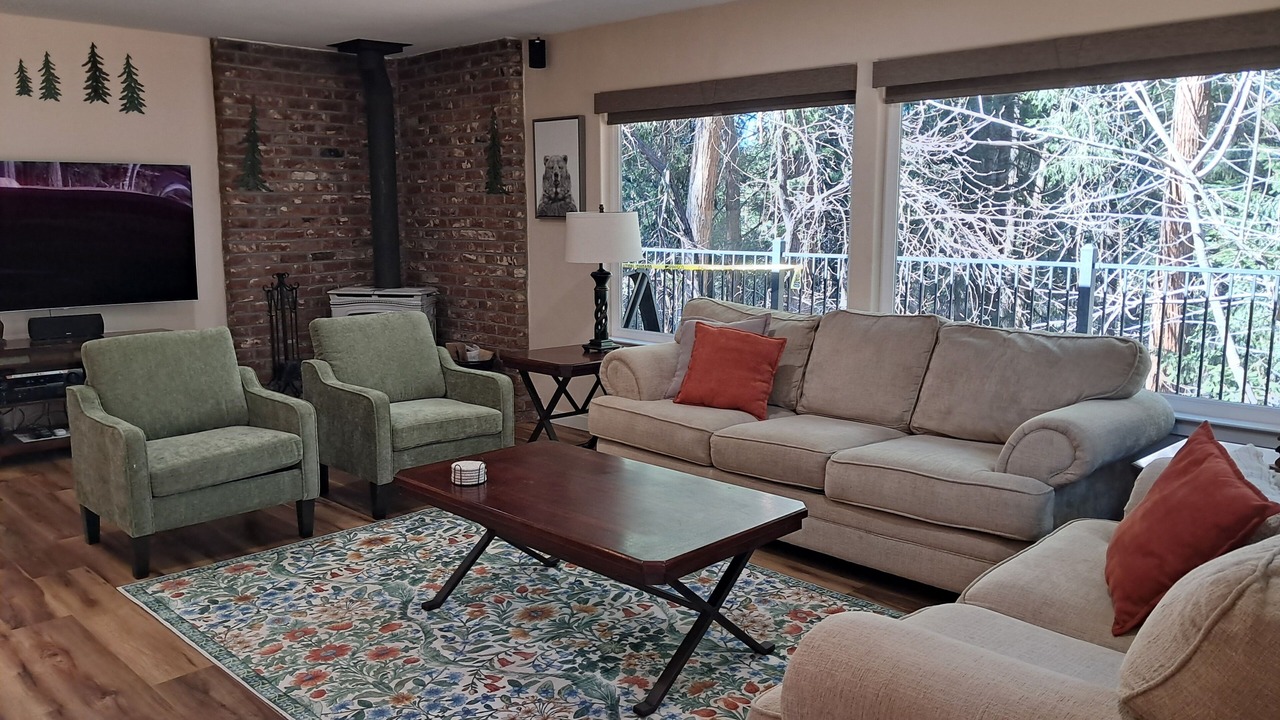 Photo of Livingroom in Apple Hill