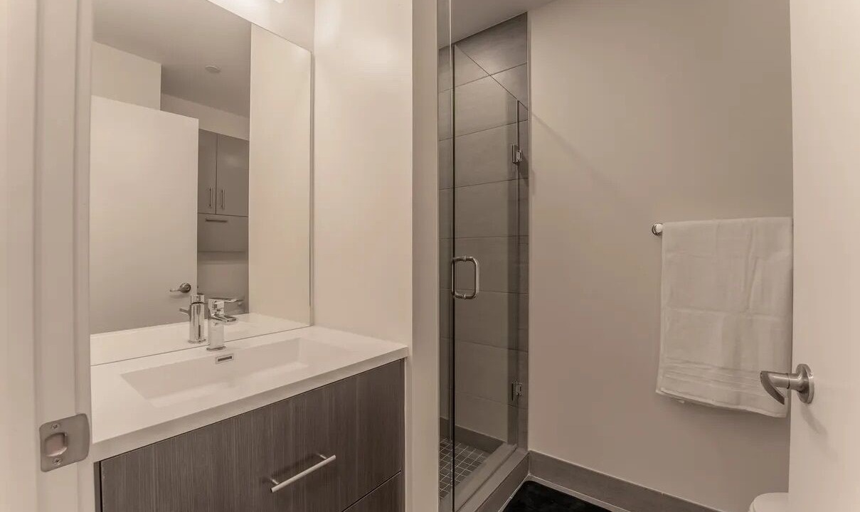 Photo of Bathroom in The Peanut