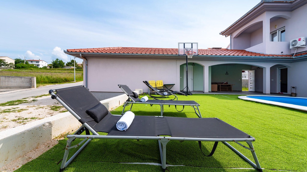 Photo of Outdoor in Rtina